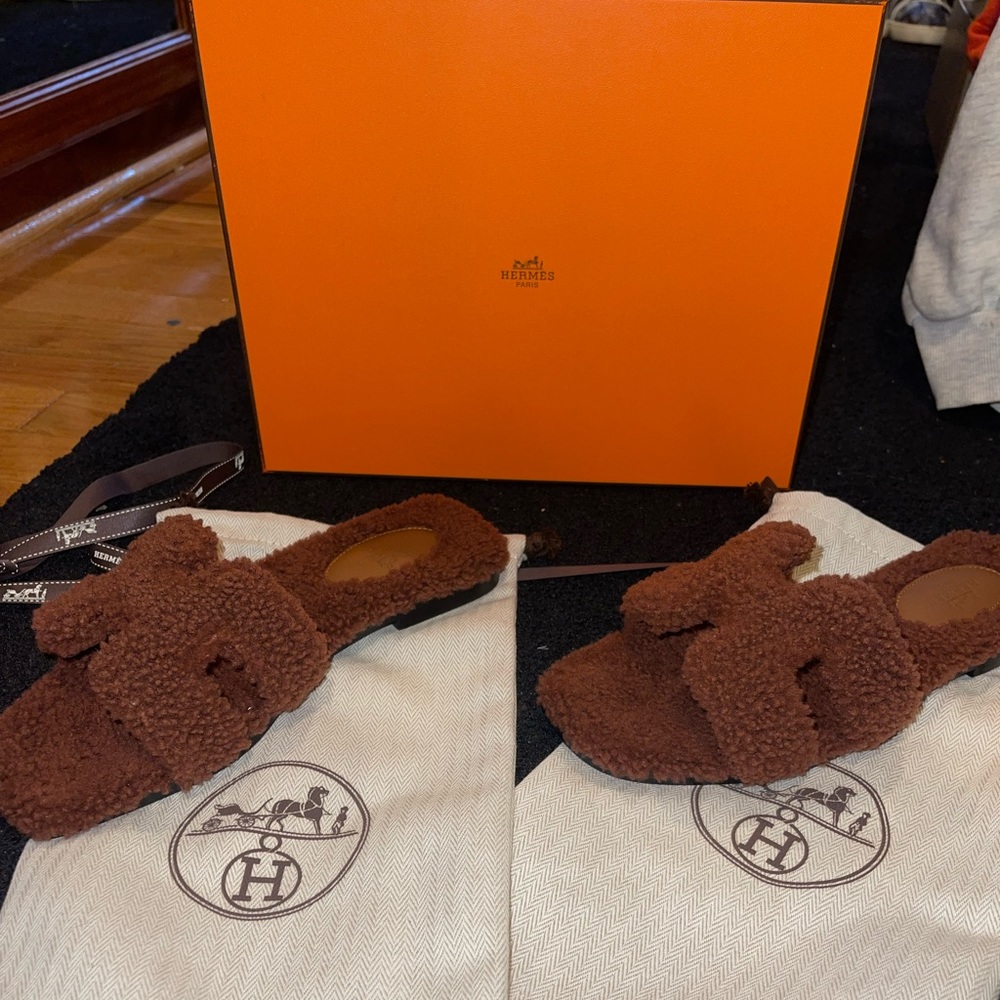 BRAND NEW! Hermes Oran Sandal. Cognac size 6. Didn’t fit